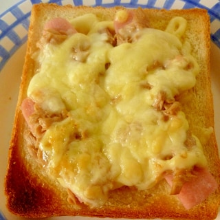 ☆魚肉ソーセージとツナのチーズマヨトースト☆